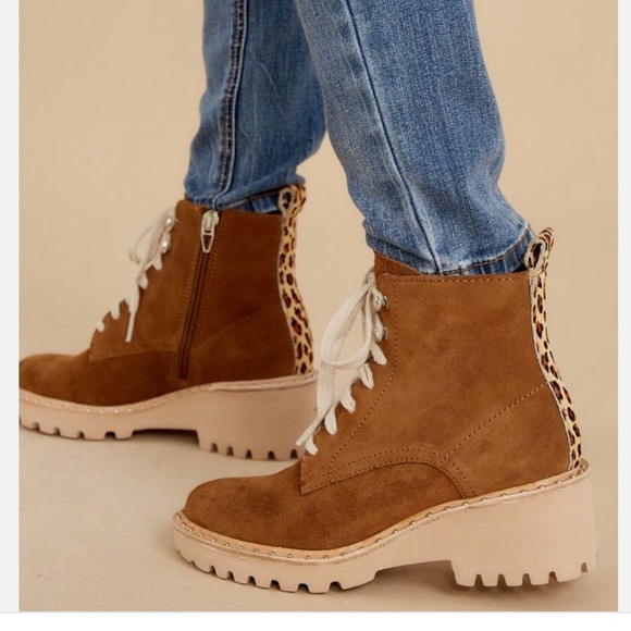 Dolce Vita Genuine Leather/Suede Lug Sole Boot with Leopard Tag Back, worn once. - Picture 6 of 6